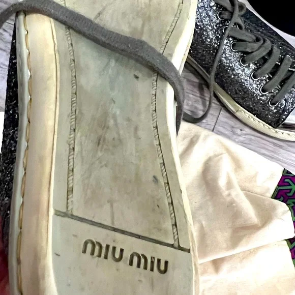 Mini miu🐘 - Picture 3 of 3